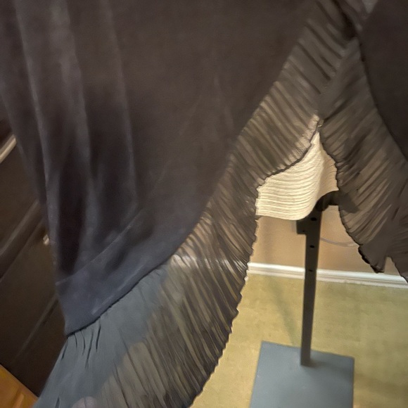 Beautiful Chico’s Traveler’s Cardigan w/stunning hem. - Picture 4 of 11